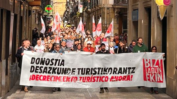 Manifestazio-burua, Donostiako Alde Zaharrean. EITB.