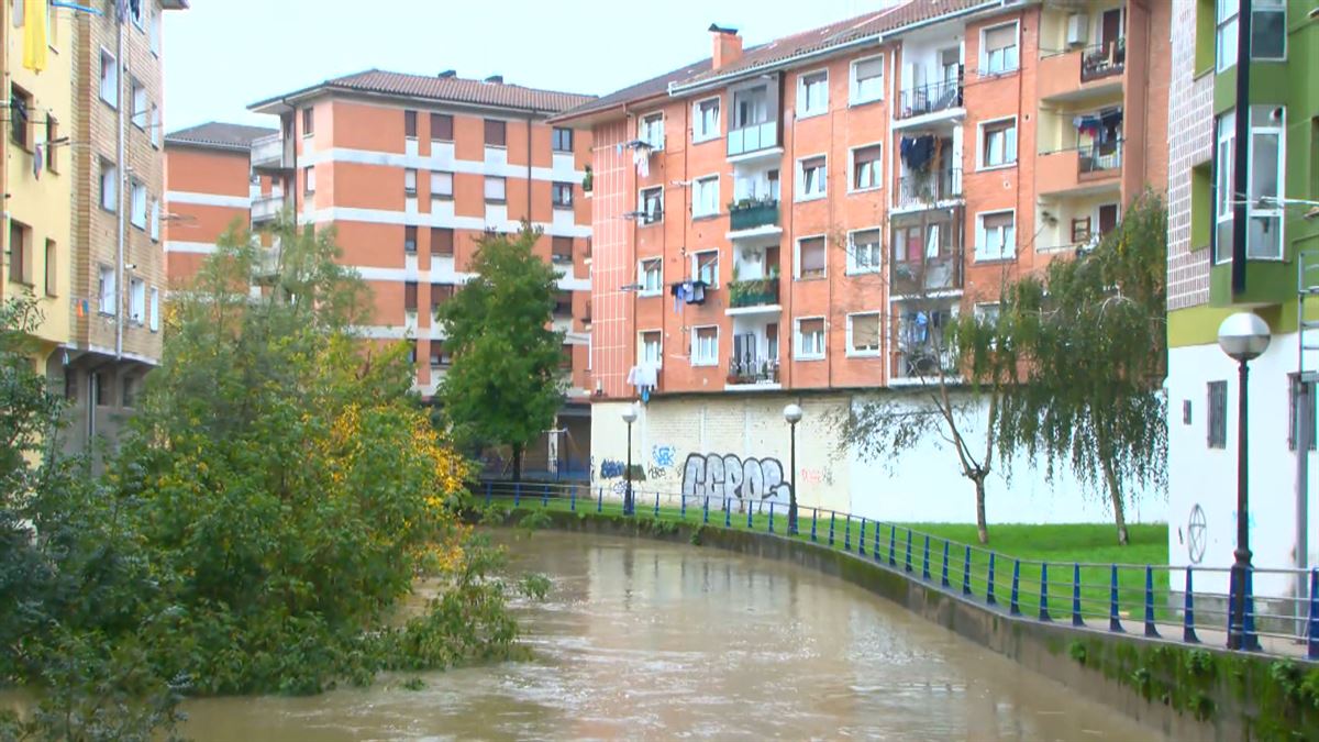 El río Butrón a su paso por Mungia (Bizkaia). Foto: EITB Media