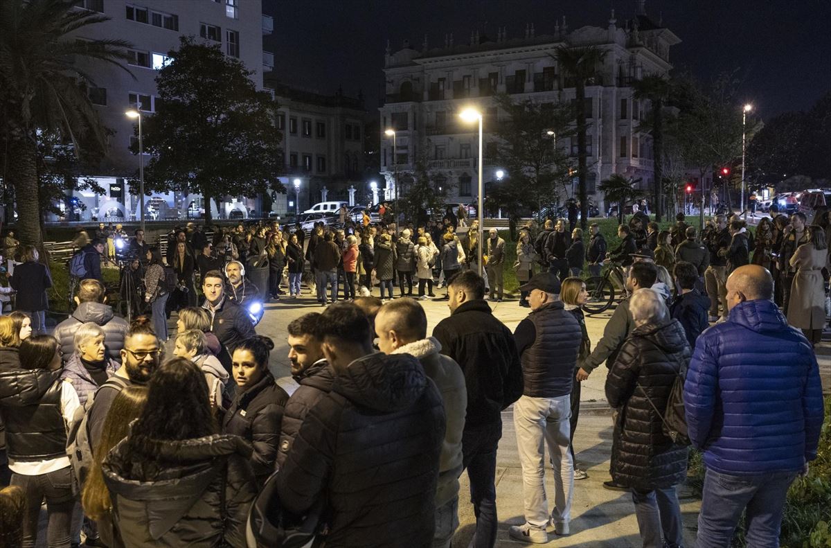 Vecinos de Egia. Foto: EFE.