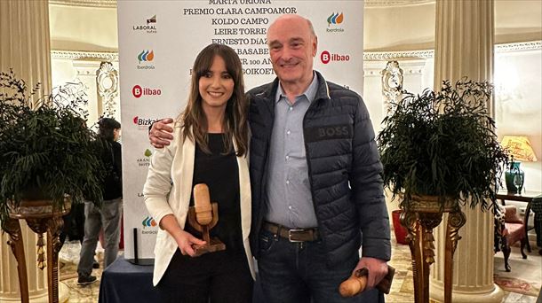 Los periodistas de EITB Leire Torre y Pedro Mari Goikoetxea galardonados con los premios Airean 2024