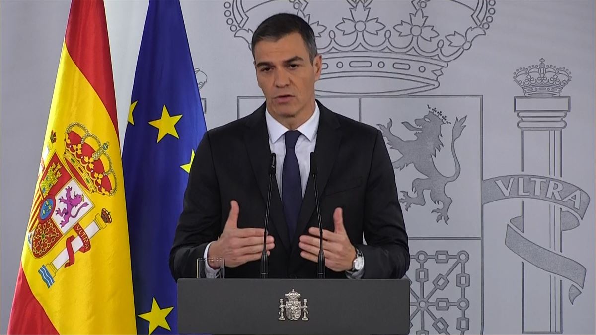 Sánchez anuncia ''todos los medios necesarios el tiempo que haga falta'' a los afectados