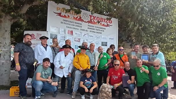 Podium del XII Campeonato Mundial de Patatas con Chorizo en Ali