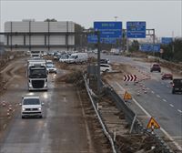 Cien carreteras siguen afectadas y en Valencia permanecen cortadas la A-3 y la A-7