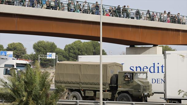 Miles de personas se desplazan desde Valencia