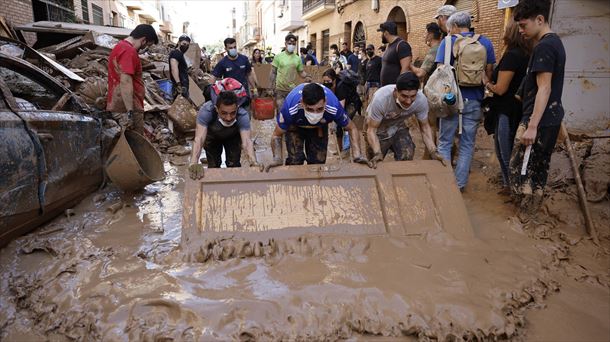 Labores de recuperación en Paiporta. Foto: EFE