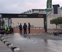 Continúan trabajando en el aparcamiento del centro comercial de Bonaire, de momento sin encontrar víctimas