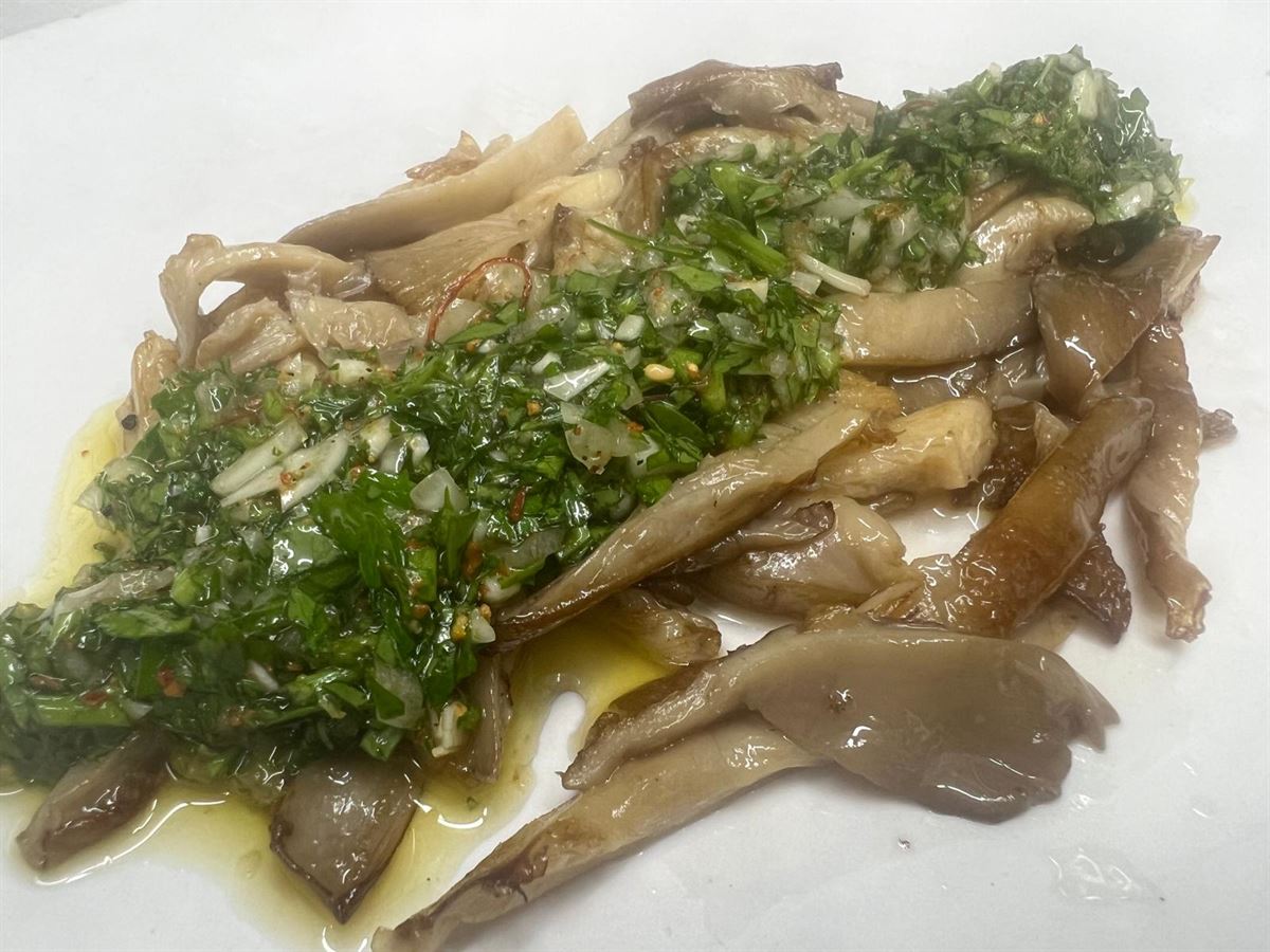 Renderização 3d De Um Roteador Wi Fi Branco Elegante Com Setas De Sinal  Vermelho Luminoso Em Um Pano De Fundo Branco Foto E Imagem Para Download  Gratuito - Pngtree, image size:1200x900