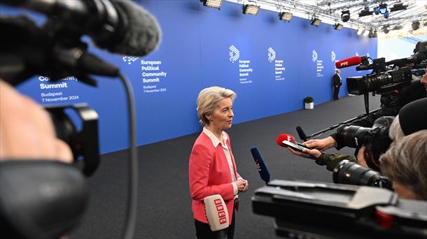 Ursula von der Leyen, Budapesteko goi bilerara iritsi berritan