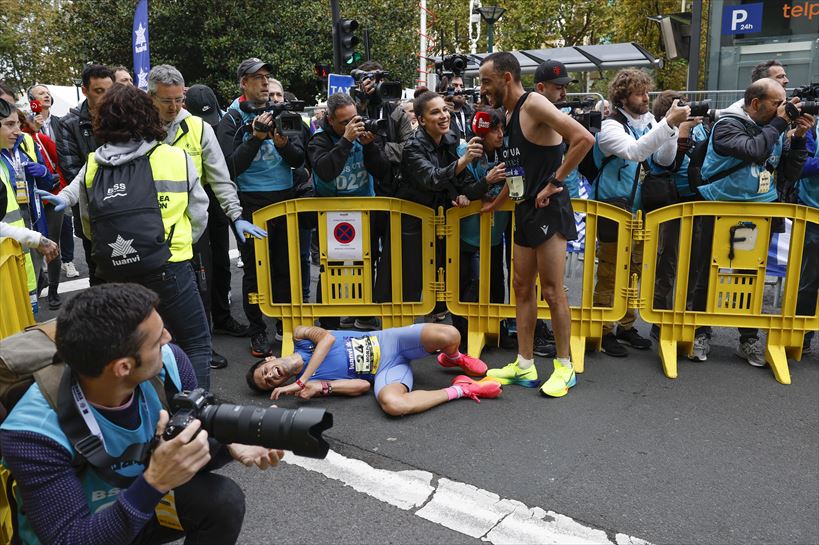 Chaquib Lachgar y Rubén Morales. Behobia-Donostia 2024. Foto: Efe.