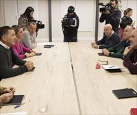 EH Bildu lanaldia murriztearen alde agertu da CCOO eta UGT sindikatuekin egindako bileran