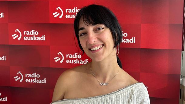 Josune Arakistain, Sune, en los estudios de Radio Euskadi en Donostia