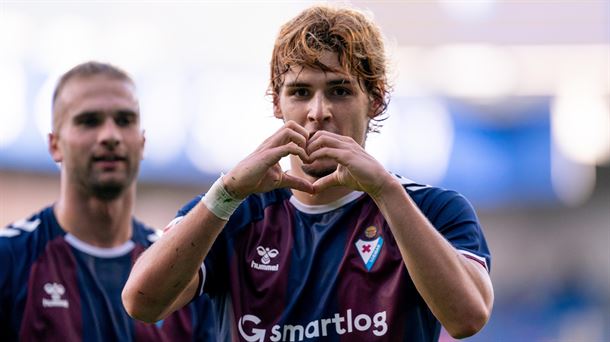 Jorge Pascual celebrando uno de sus goles. Foto: SD Eibar