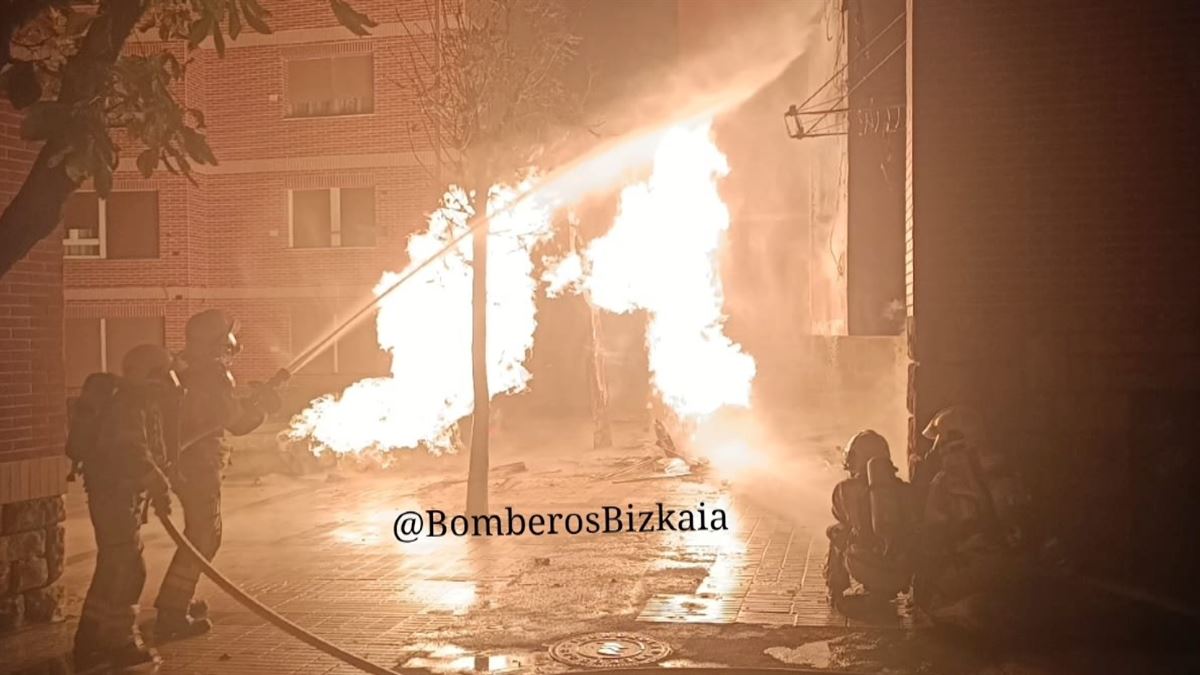 Incendio en un edificio de viviendas de Barakaldo