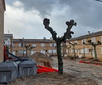 Labastida reurbaniza el entorno de las piscinas municipales 