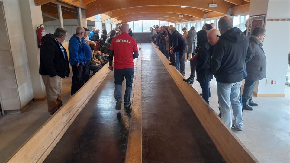 Tiradas de prueba previas al inicio del torneo de bolos