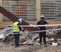 Fallece un operario en el derrumbe del tejado de un colegio afectado por la DANA en Valencia