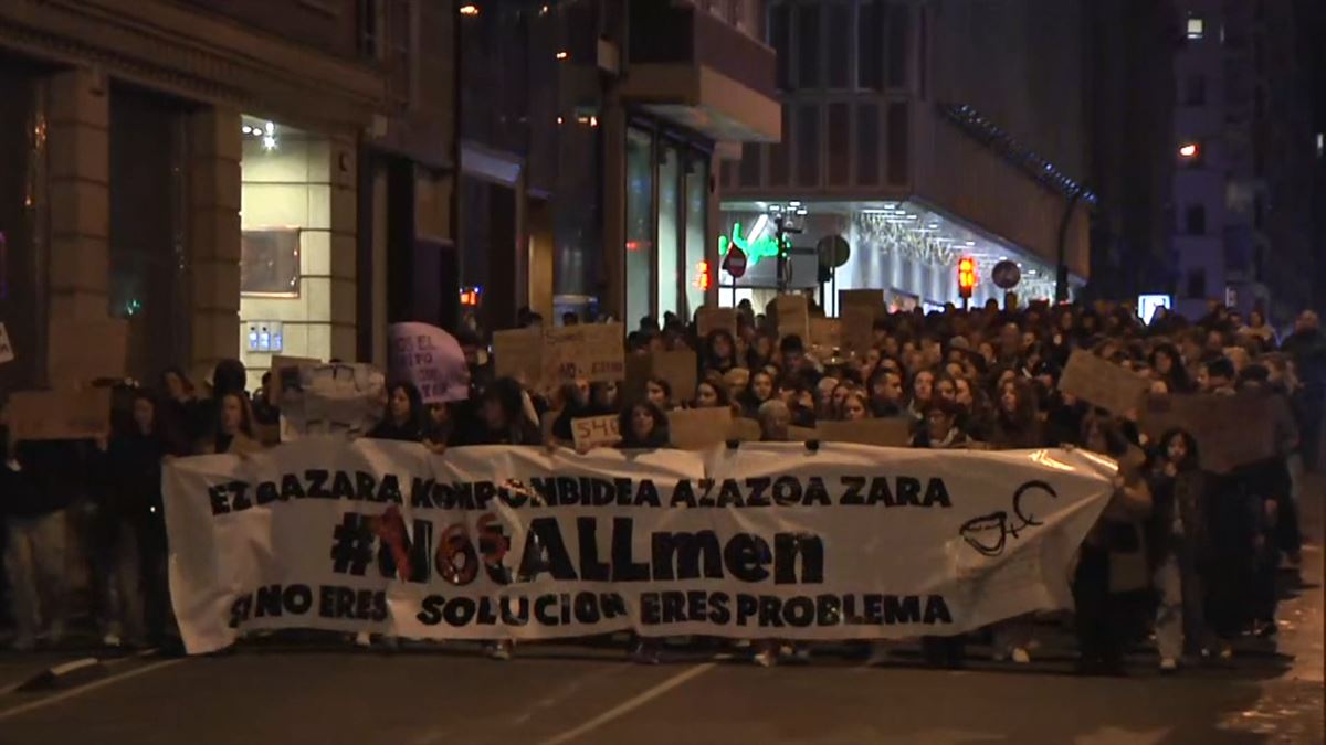 Miles de personas reclaman en Pamplona la erradicación de la violencia machista