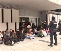 Concentración en el Conservatorio de Navarra para denunciar la violencia machista ejercida por dos profesores