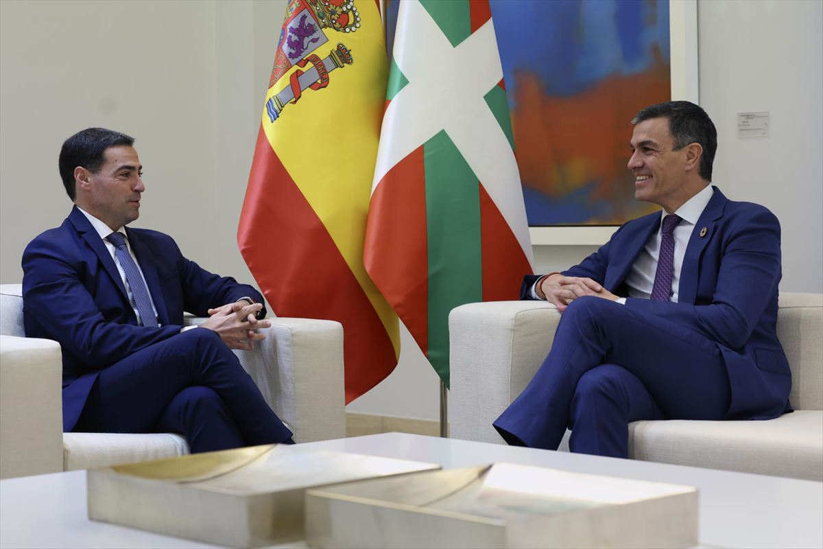 Sánchez y Pradales, en su reunión de hoy. EFE