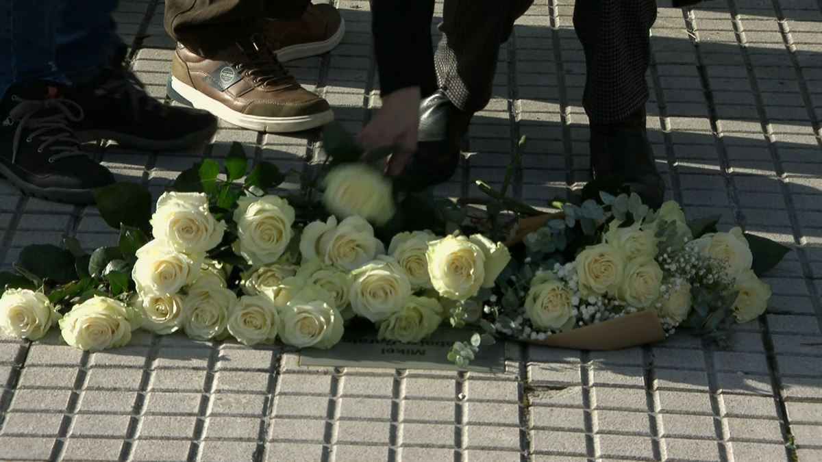 Homenaje a Mikel Zabalza, este sábado en Intxaurrondo. EFE. 