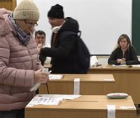 Abren los colegios electorales de Rumanía para las elecciones legislativas