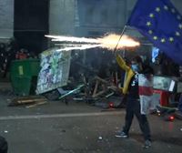 Manifestantes europeístas protestan por tercera noche consecutiva contra el Gobierno de Georgia