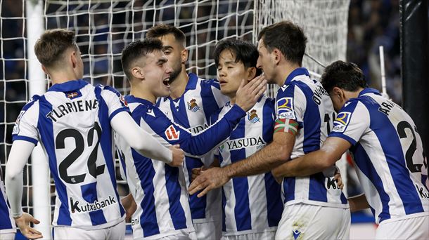 Jugadores de la Real Sociedad celebrando un gol. Foto: EFE. 