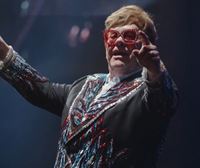 El cantante británico Elton John reconoce que ha perdido la vista