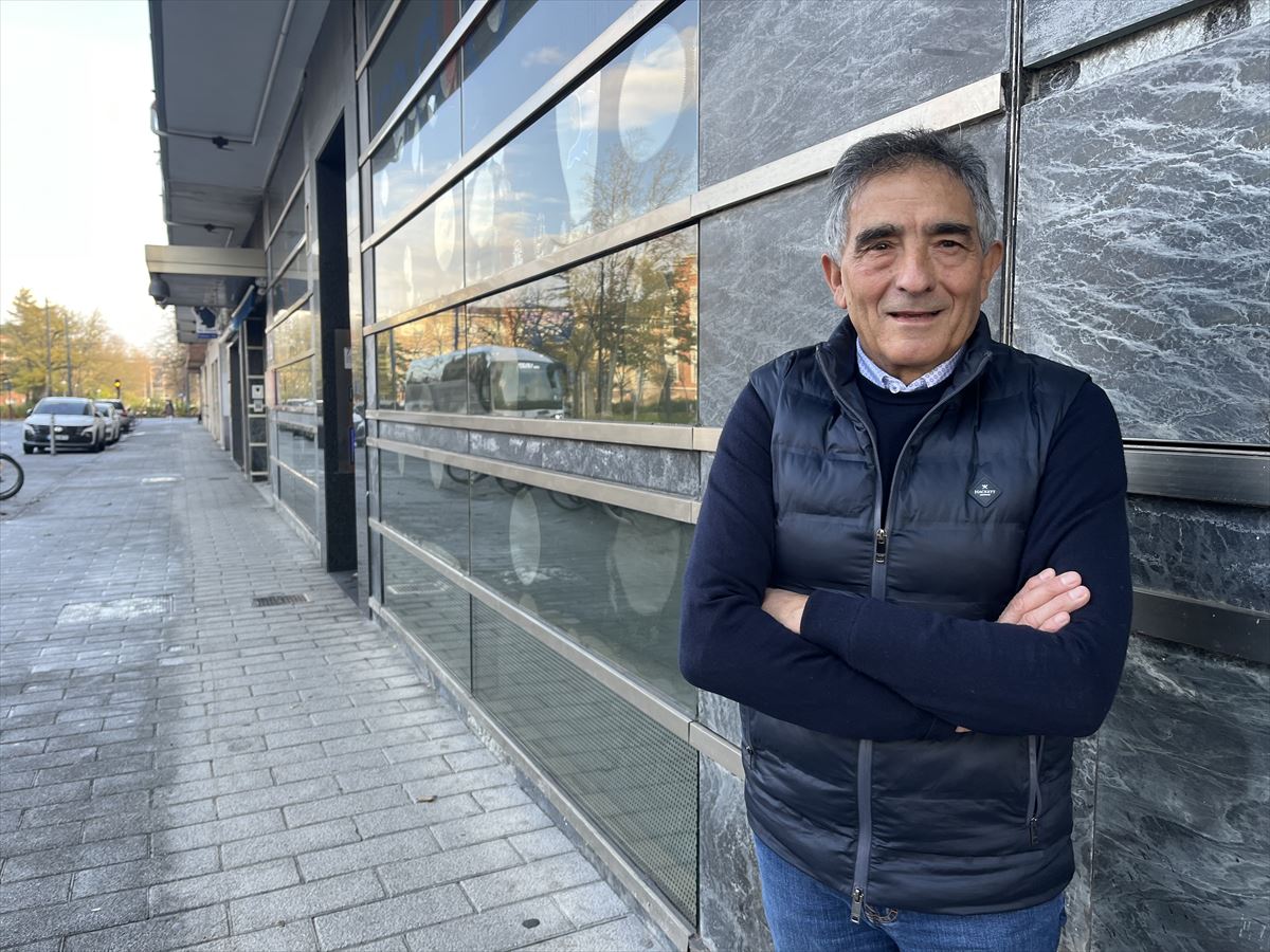 El empresario Pepe Barreira, en una imagen de archivo, a las puertas de la sede de Radio Vitoria