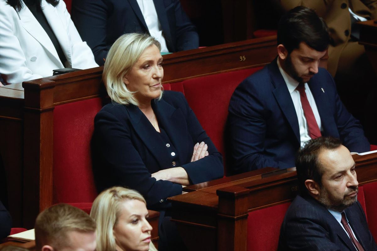 La líder ultraderechista francesa Marine Le Pen este lunes en la Asamblea Nacional. Foto: EFE