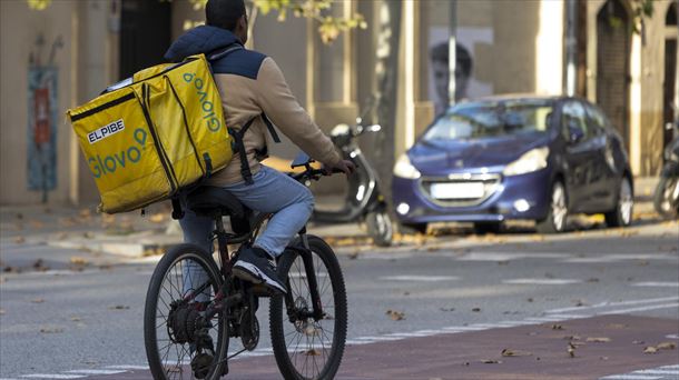 Los trabajadores de Glovo siguen con muchas dudas sobre su futuro