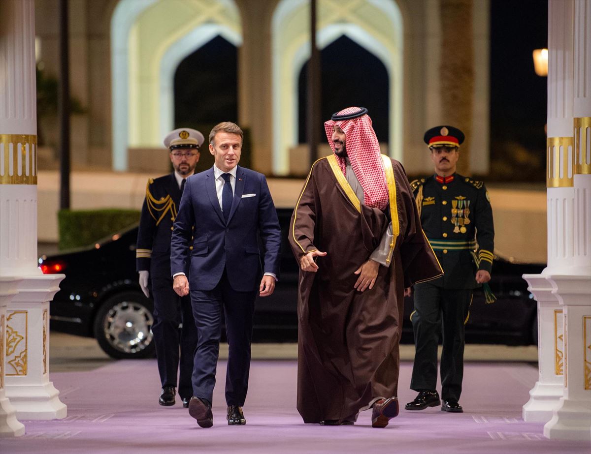 Macron en Arabia Saudí. Foto: EFE