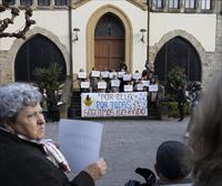 Una nueva concentración en Pasaia muestra su cariño a Leonor y condena su asesinato