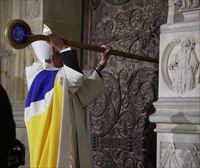 Ireki dute, ofizialki, Notre Dameko katedral berritua