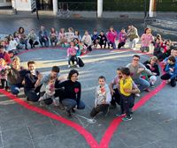 La escuela de Albiztur graba un espectacular videoclip con motivo de EITB Maratoia