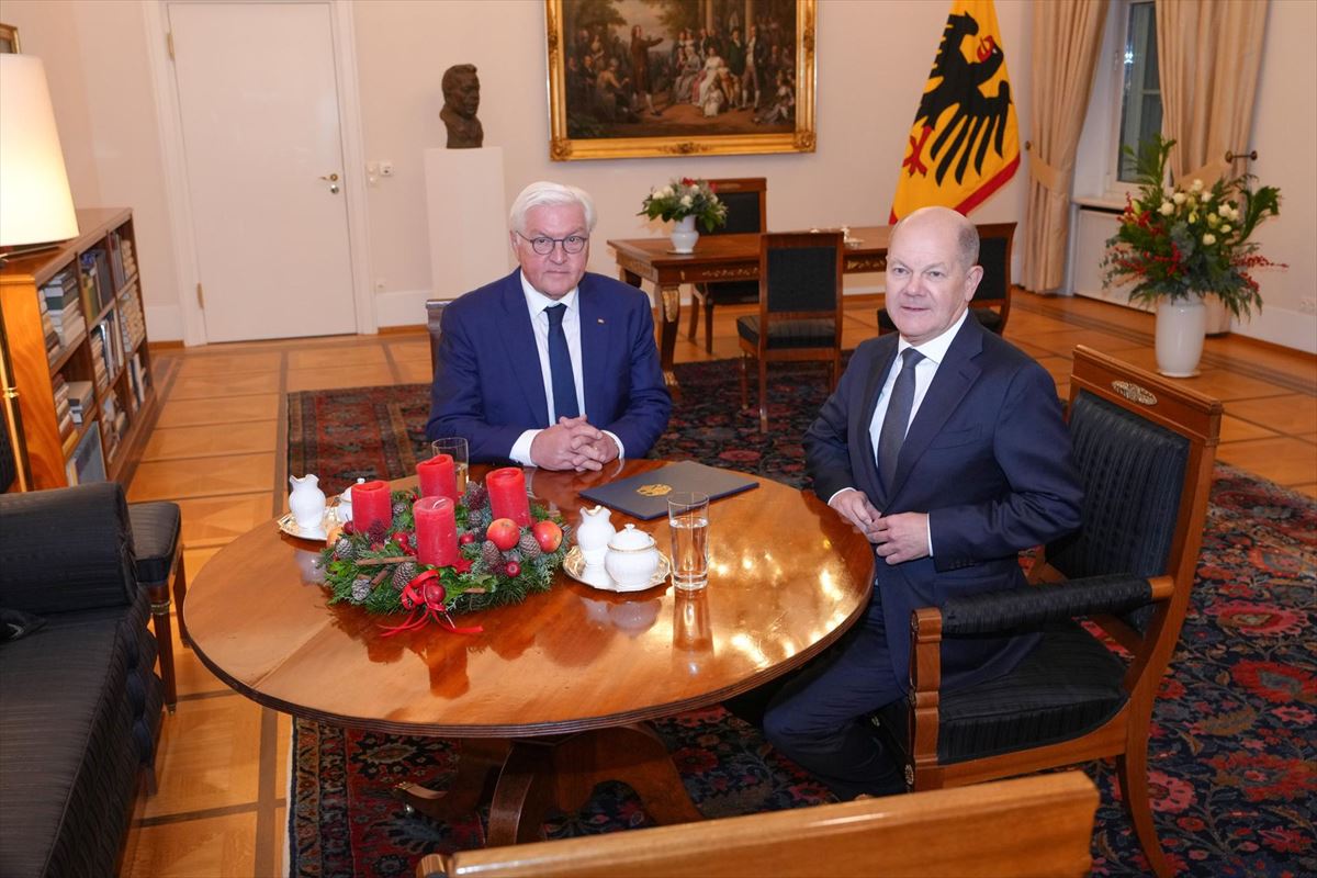 Scholz se ha reunido con el presidente Steinmeier tras el debate. Foto: EFE.