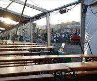 Tres heridos al desprenderse parte del decorado de la Champions Burger por el fuerte viento en Barakaldo