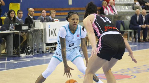 Delicia Washington, en un partido con el IDK Euskotren. Foto: IDK Euskotren. 