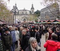 Milaka lagun hurbildu dira Bilbora eta Donostiara San Tomas jaia ospatzera eta salmenta handiak izan dira