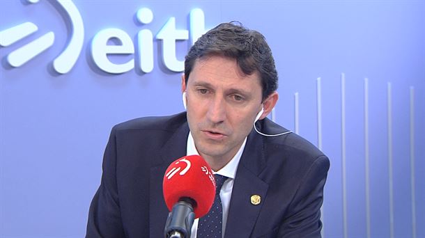 Noel D'Anjou Eusko Jaurlaritzako Ogasun eta Finantza sailburua Radio Euskadin.