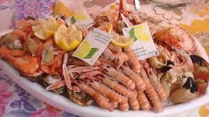 Trucos y consejos para comprar y cocinar mariscos y opciones originales para la guarnición del cordero