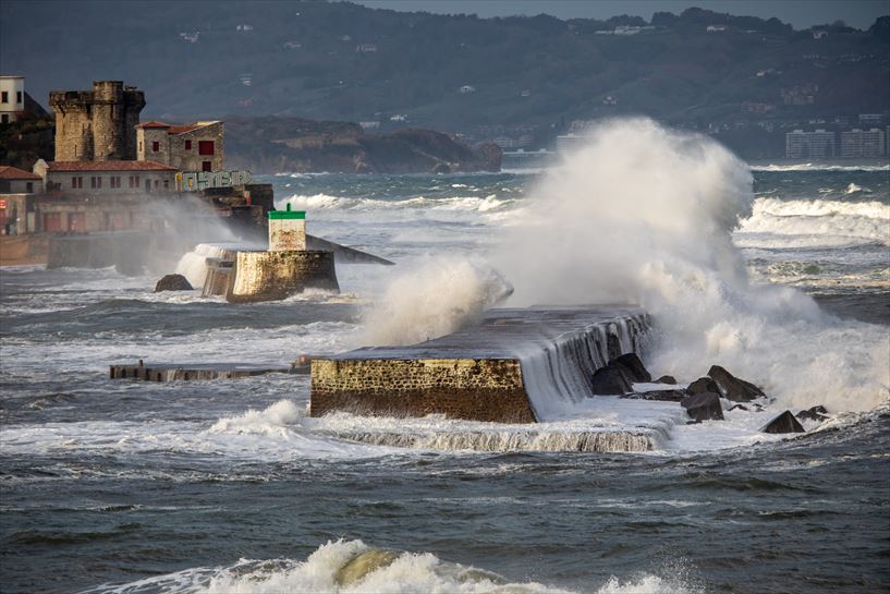 Olas en San Juan de Luz (Dominique Reis)