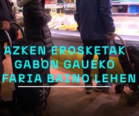 Euskal Herriko merkatuak jendez josi dira Gabon Gaueko afarien atarian azken produktuak erosteko