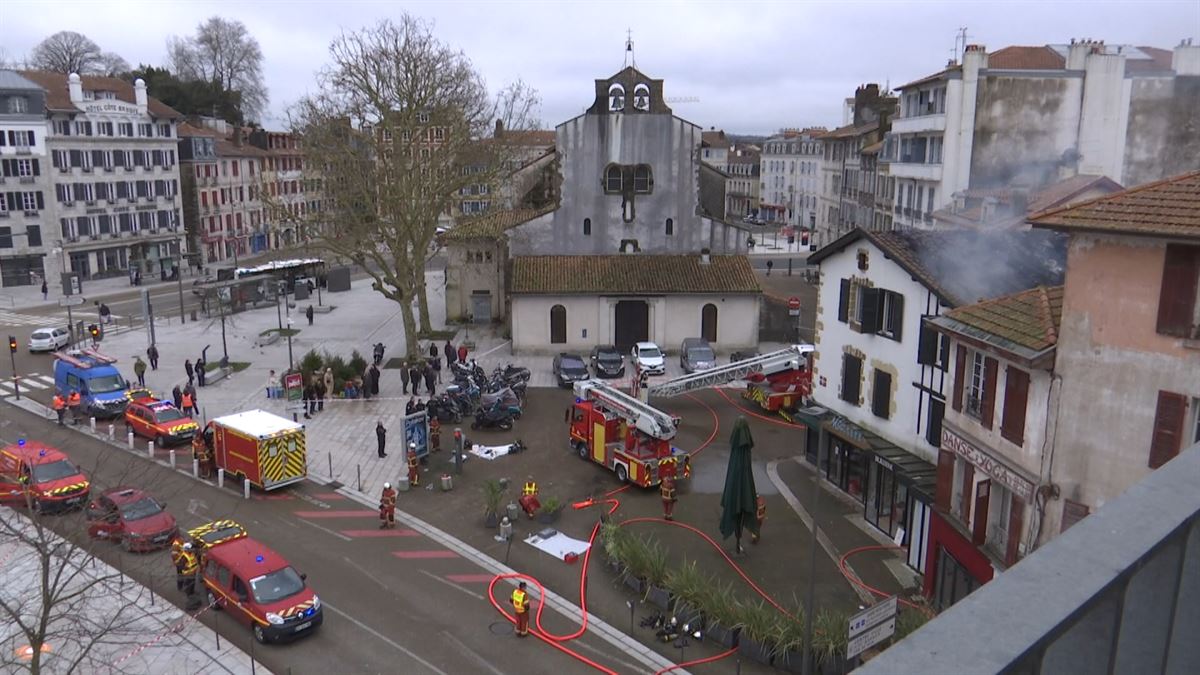 Incendio en Baiona. Imagen obtenida de un vídeo de EITB Media.