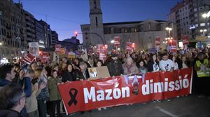 Comienza la tercera manifestación en València para pedir la dimisión de Mazón por la dana