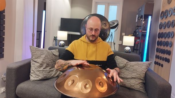 Nos colamos en el taller de Aitor Beltrán de Guevara y descubrimos el handpan