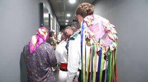 El backstage de 'Mitoaroa' de Zetak, un espectáculo en sí mismo