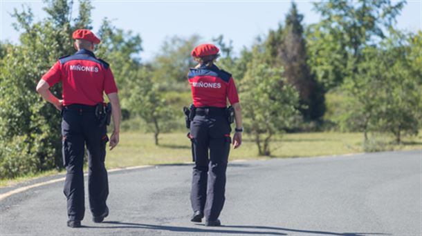 Los Miñones acuden a los pueblos en esta campaña comunicativa de prevención. DFA/AFA