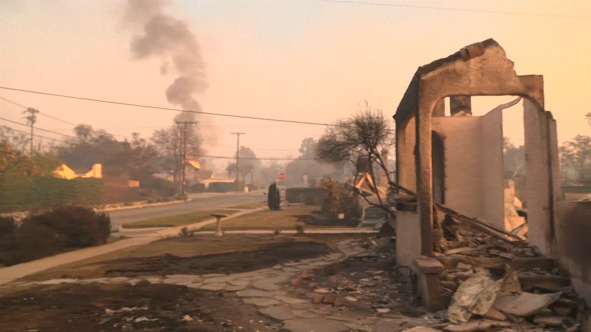 Desolación en Los Ángeles. Imagen obtenida de un vídeo de Agencias.