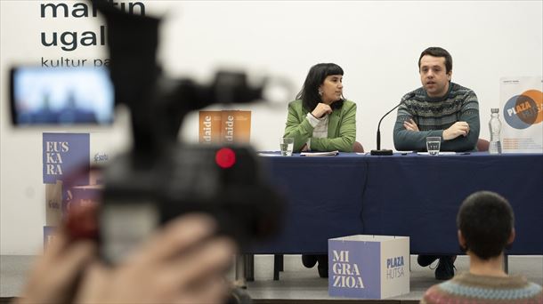 Xabi Iraola eta Oihana San Vicente, Sorturen Idazkaritza Nazionaleko kideak, Andoainen.